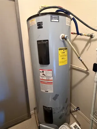 $152,990 | 14911 Wunderlich Drive, Unit 1012, Houston, TX 77069