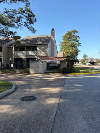 $152,990 | 14911 Wunderlich Drive, Unit 1012, Houston, TX 77069
