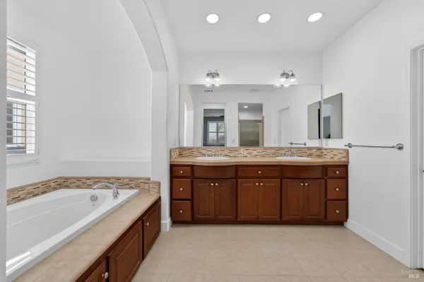 $1,375,000 | 247 Cantada Way, American Canyon, CA 94503