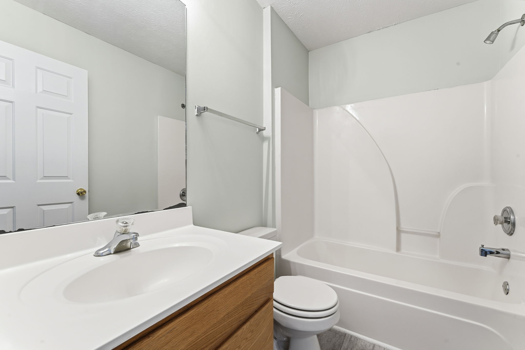 3401 Anderson Road, Unit 80 Antioch, TN 37013 - Photo 33 of 39 a bathroom with a sink toilet and a bathtub