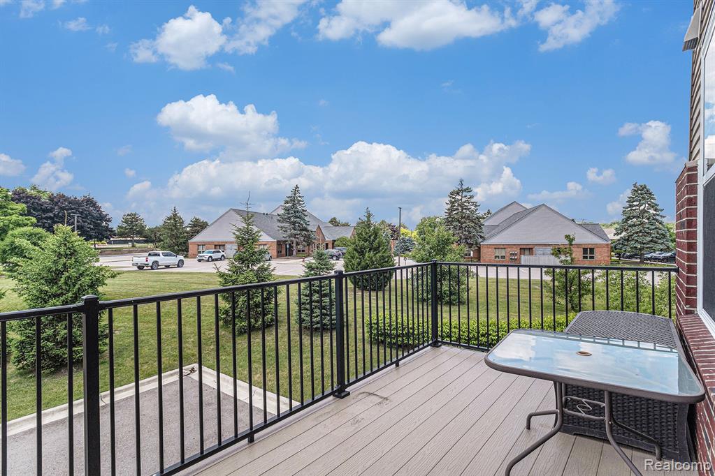 2806 Hartwick Drive Rochester, MI 48307 - Photo 28 of 35