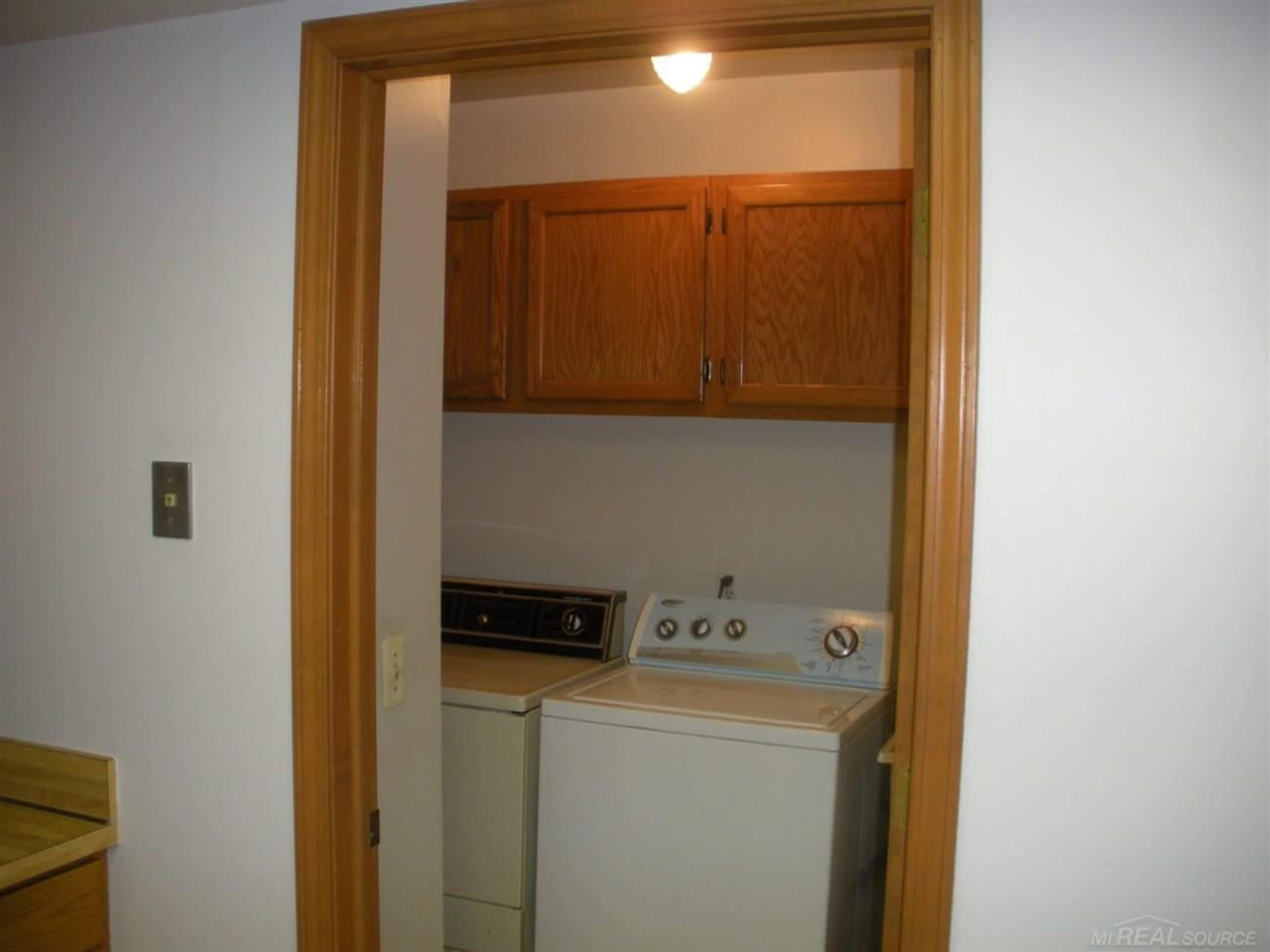 42663 Cedar Ridge Drive Clinton Township, MI 48038 - Photo 6 of 20 31335420-5.JPG