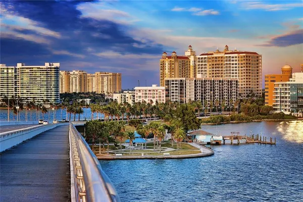 $1,999,500 | 1516 Fox Creek Drive, Sarasota, FL 34240