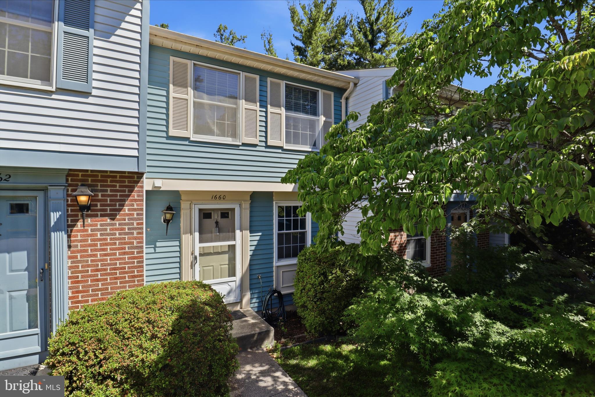 1660 Harvest Green Court Reston, VA 20194 - Photo 1 of 36