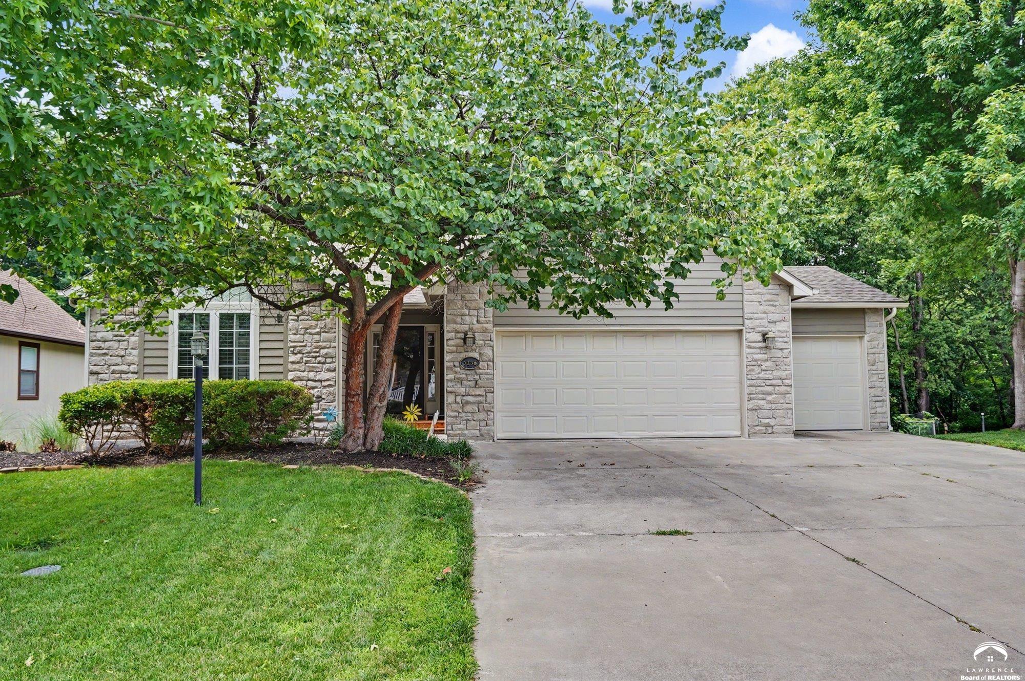 3238 Huntington Road Lawrence, KS 66049 - Photo 2 of 49