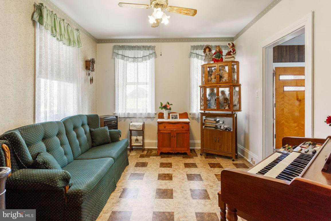 723 Edgegrove Road Hanover, PA 17331 - Photo 11 of 30 Gallery Image 11