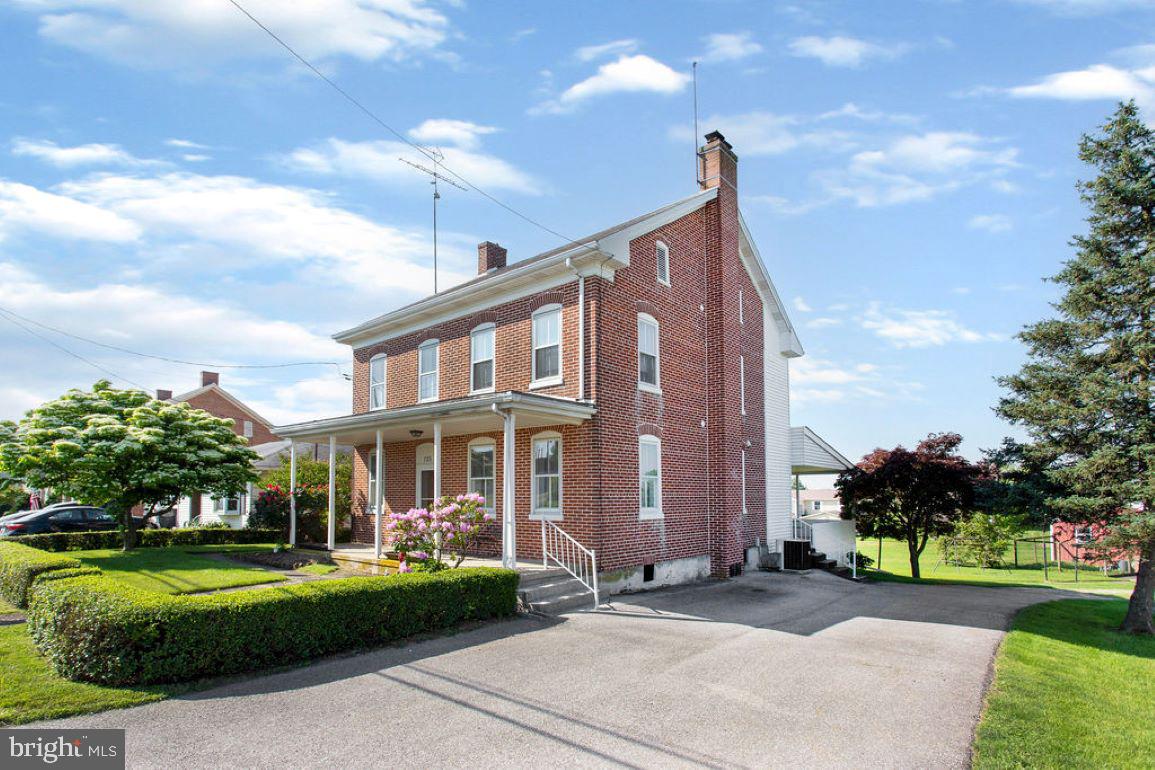 723 Edgegrove Road Hanover, PA 17331 - Photo 2 of 30 Gallery Image 2