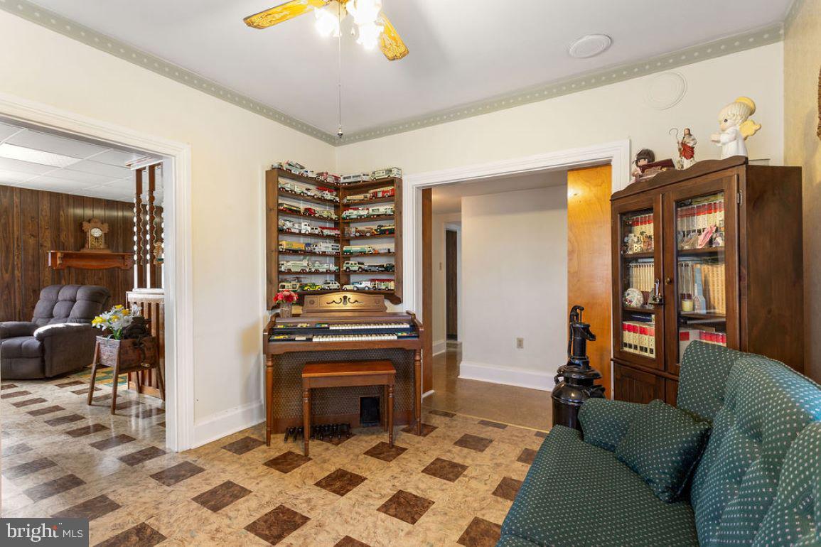 723 Edgegrove Road Hanover, PA 17331 - Photo 10 of 30 Gallery Image 10