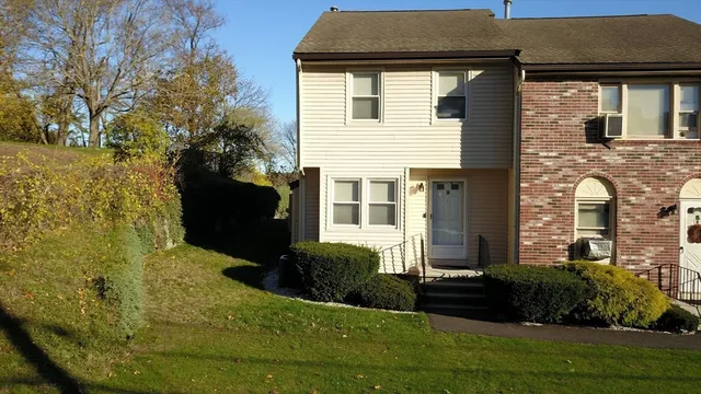 $2,300 | 3 Woodland Street, Unit 16, Lawrence, MA 01841