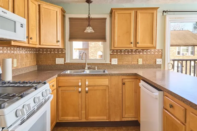 $2,300 | 3 Woodland Street, Unit 16, Lawrence, MA 01841