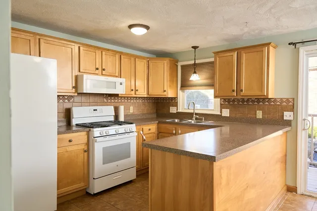 $2,300 | 3 Woodland Street, Unit 16, Lawrence, MA 01841