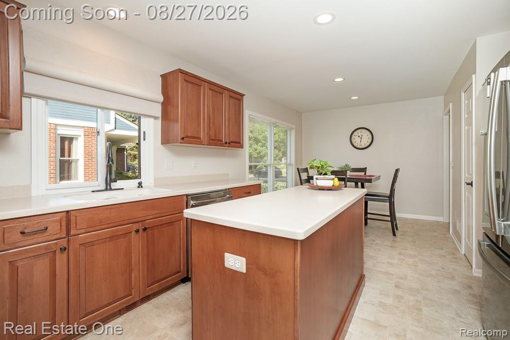 1026 Pointe Pl Boulevard Rochester, MI 48307 - Photo 12 of 33 1026 Pointe Place_MLS-022.jpg