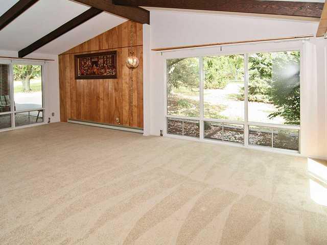 7913 Hawthorne Road Indianapolis, IN 46256 - Photo 3 of 15 Gallery Image 3