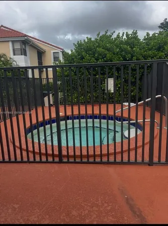 $2,100 | 5721 Riverside Drive, Unit 205B5, Coral Springs, FL 33067