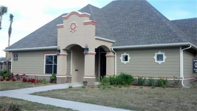 $909 | 2100 Grapefruit Street, Brownsville, TX 78521