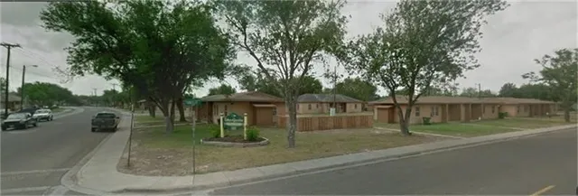 $909 | 2100 Grapefruit Street, Brownsville, TX 78521