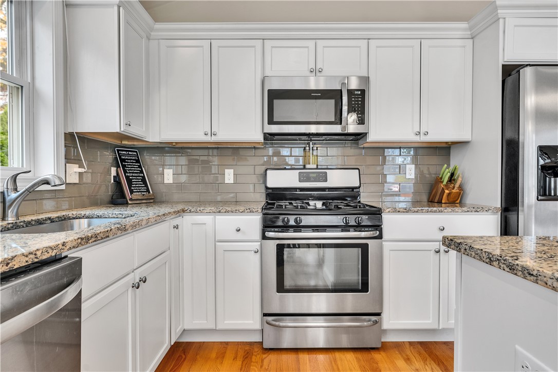 71 Northup Street Warwick, RI 02889 - Photo 16 of 43