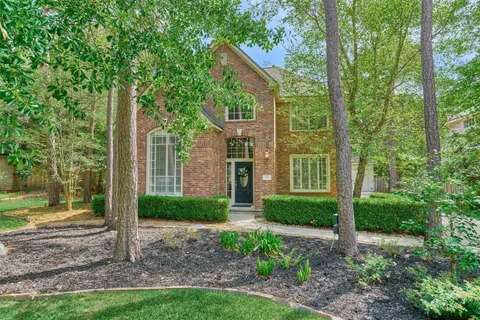 $689,000 | 11 Wisteria Walk Circle, The Woodlands, TX 77381