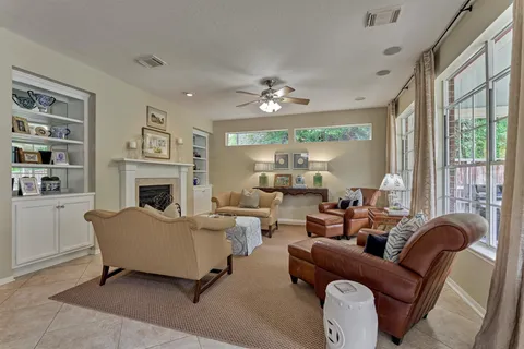 $689,000 | 11 Wisteria Walk Circle, The Woodlands, TX 77381