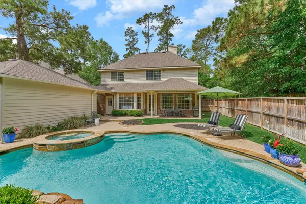 $689,000 | 11 Wisteria Walk Circle, The Woodlands, TX 77381