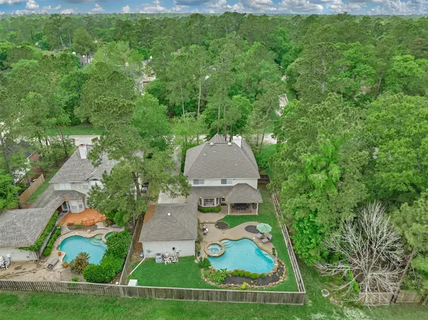 $689,000 | 11 Wisteria Walk Circle, The Woodlands, TX 77381