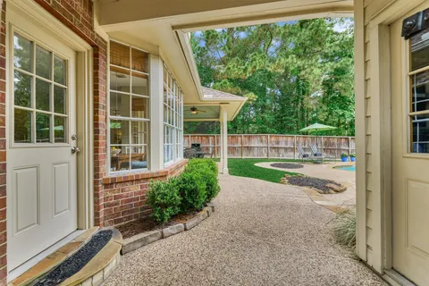 $689,000 | 11 Wisteria Walk Circle, The Woodlands, TX 77381
