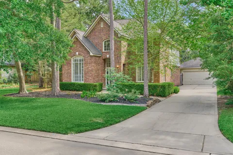 $689,000 | 11 Wisteria Walk Circle, The Woodlands, TX 77381