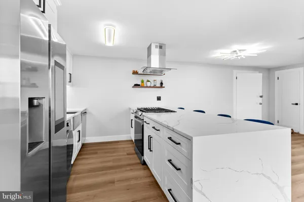 $3,800 | 4600 Duke Street, Unit 1415, Alexandria, VA 22304