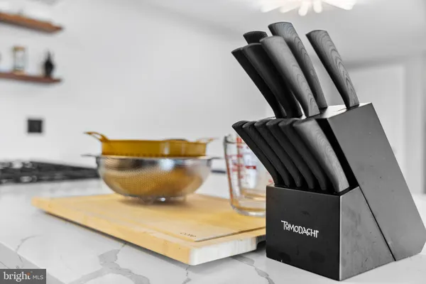 $3,800 | 4600 Duke Street, Unit 1415, Alexandria, VA 22304