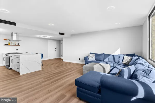 $3,800 | 4600 Duke Street, Unit 1415, Alexandria, VA 22304