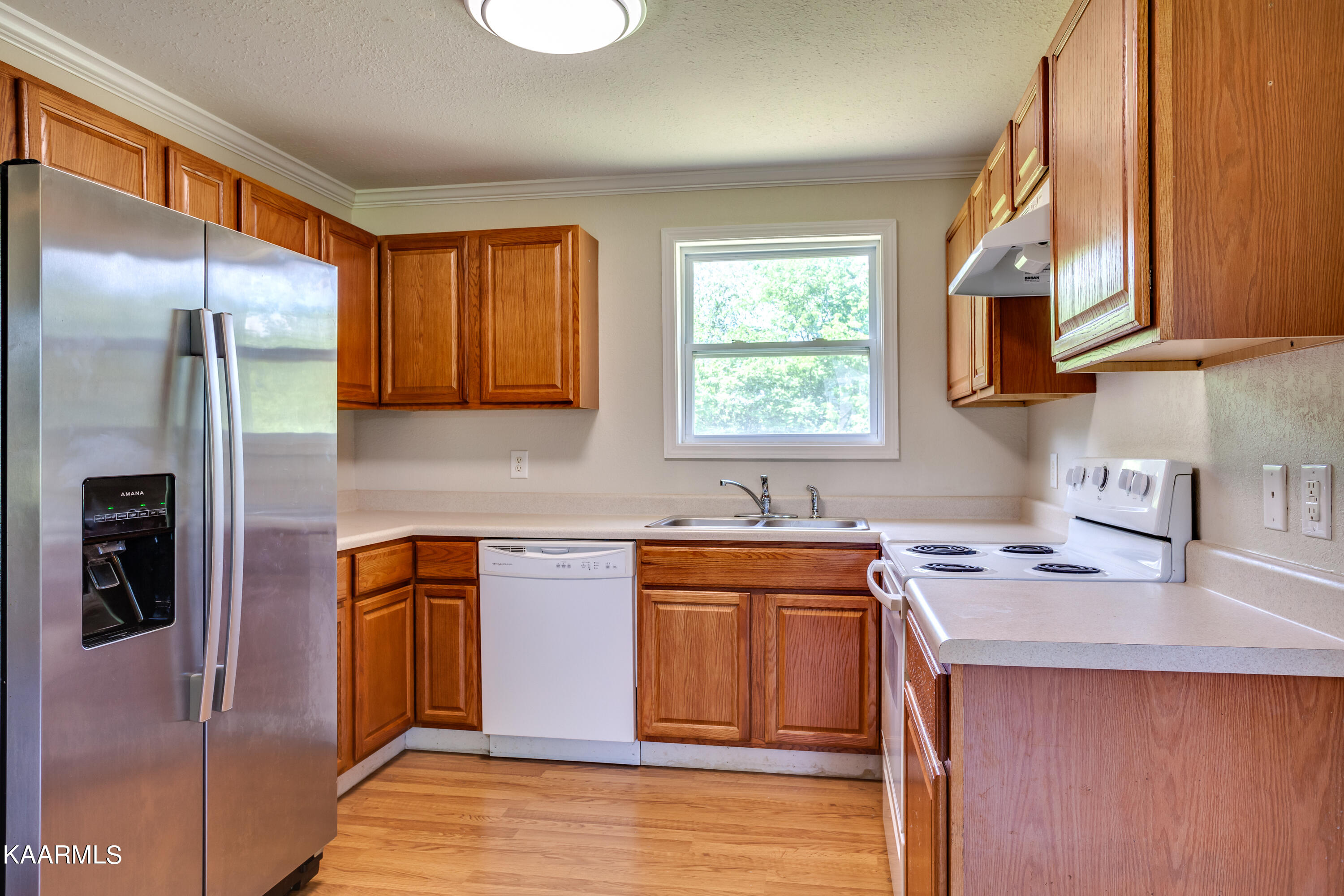 4919 Coster Road Knoxville, TN 37912 - Photo 8 of 18 010220513-1-4919CosterRdKnoxvilleTN-SMAL
