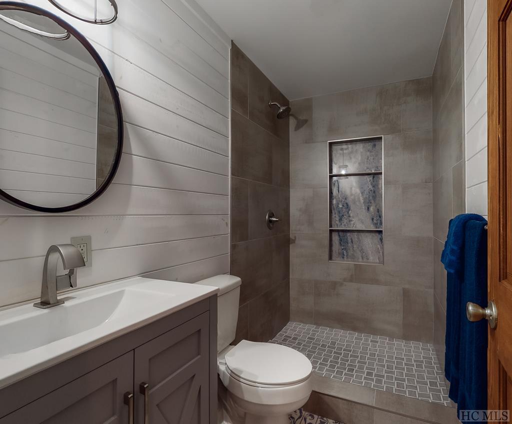410 Rivard Road Glenville, NC 28736 - Photo 17 of 54 Gallery Image 17
