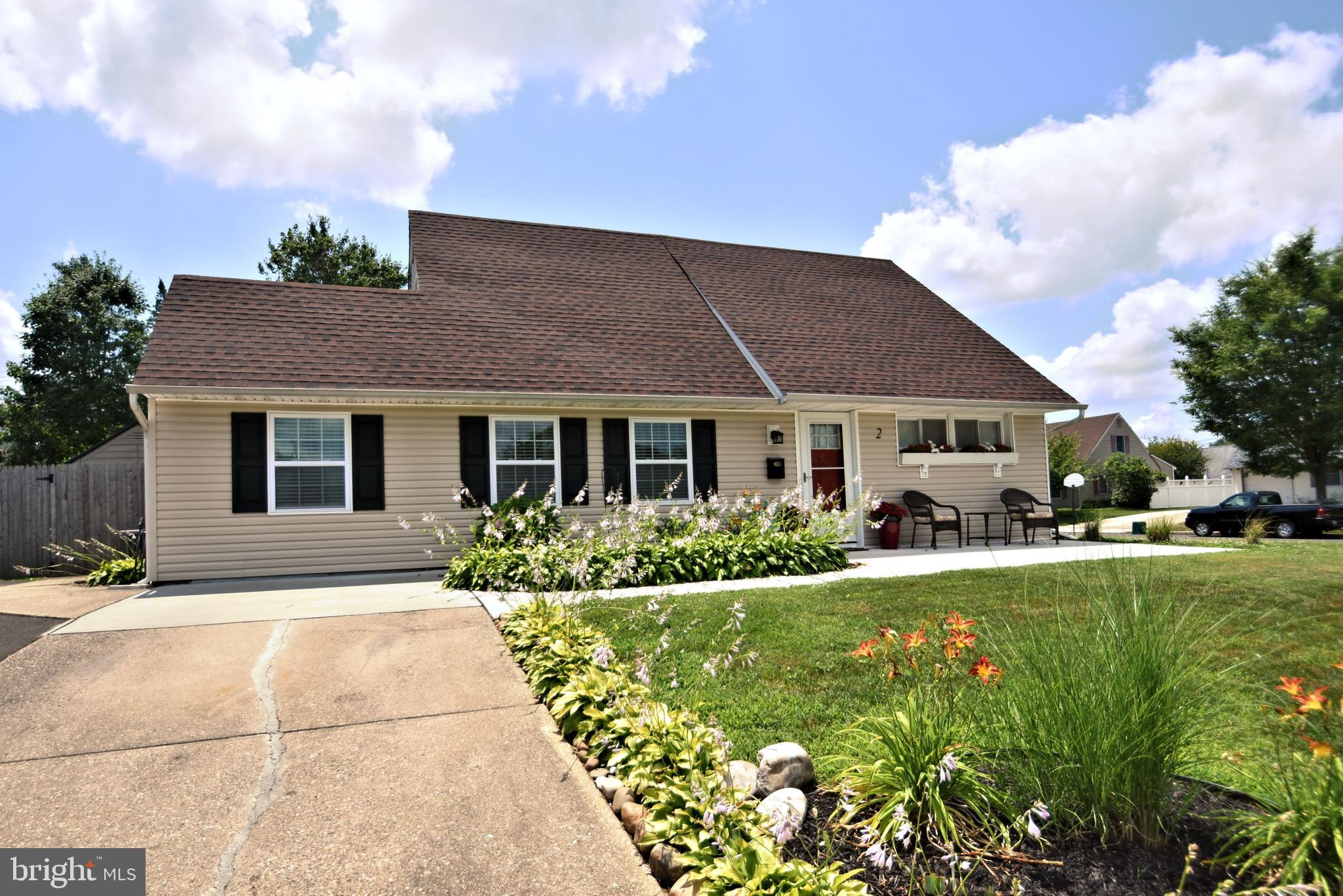 2 Crown Road Levittown, PA 19057 - Photo 3 of 60