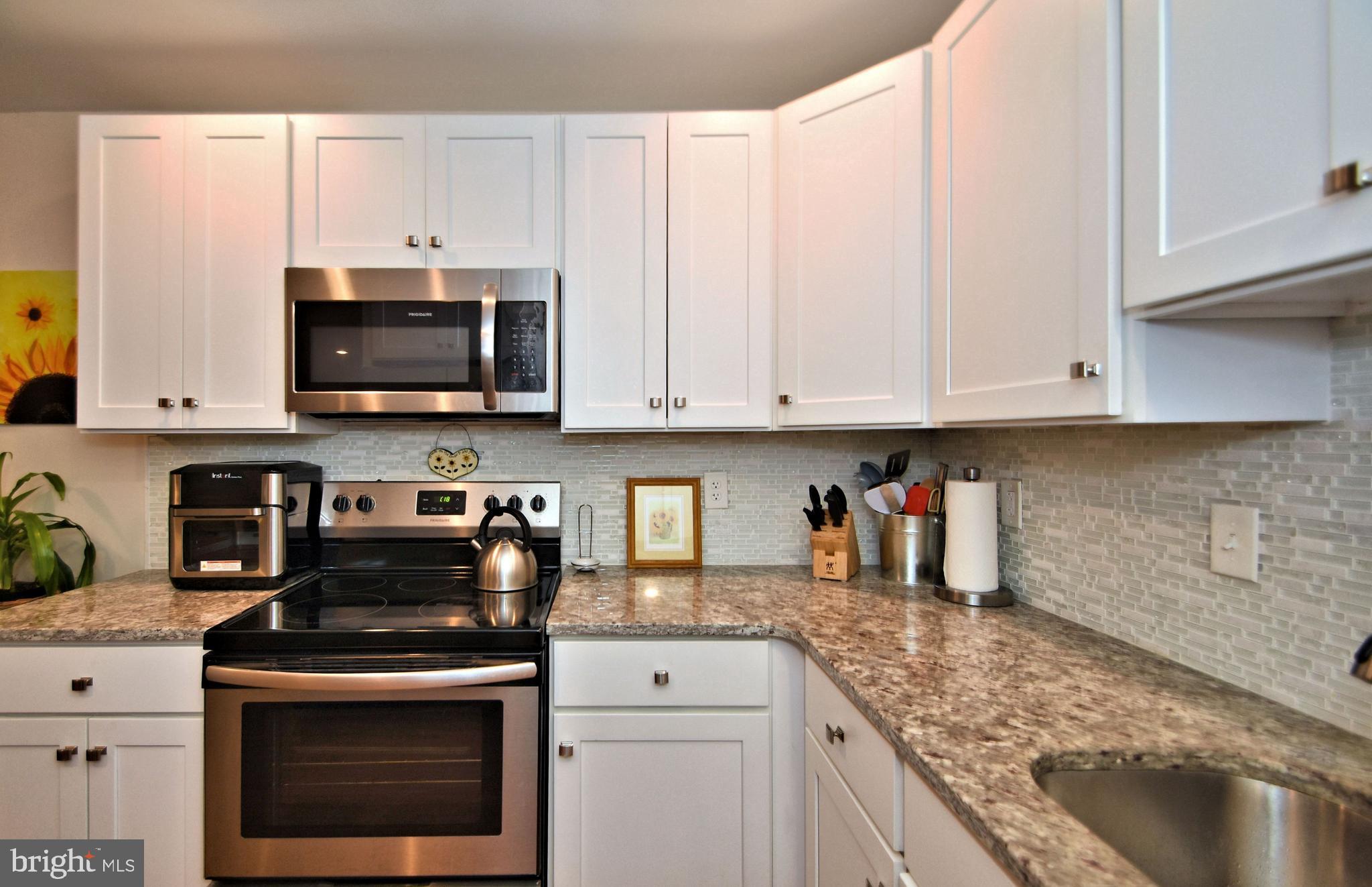 2 Crown Road Levittown, PA 19057 - Photo 22 of 60 Kitchen