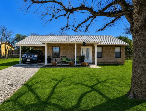 $2,900 | 680 Stringtown Road, Medina, TX 78055