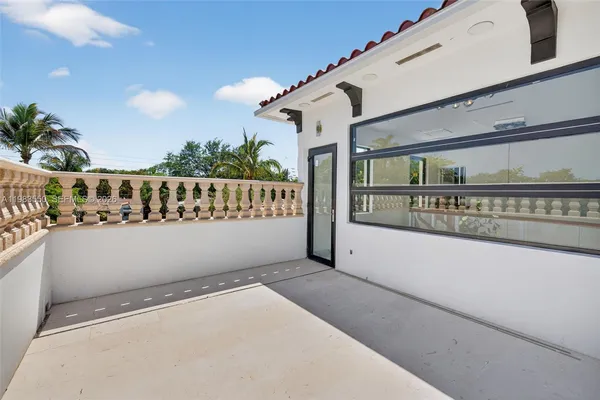 $3,700,000 | 941 Northeast 119th Street, Biscayne Park, FL 33161
