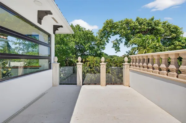 $3,700,000 | 941 Northeast 119th Street, Biscayne Park, FL 33161