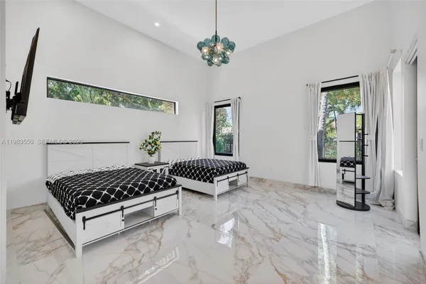 $3,700,000 | 941 Northeast 119th Street, Biscayne Park, FL 33161