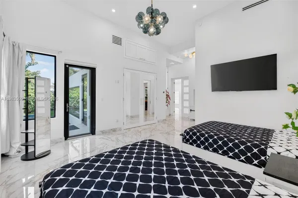$3,700,000 | 941 Northeast 119th Street, Biscayne Park, FL 33161