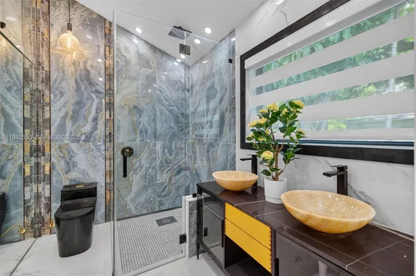 $3,700,000 | 941 Northeast 119th Street, Biscayne Park, FL 33161