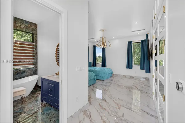 $3,700,000 | 941 Northeast 119th Street, Biscayne Park, FL 33161
