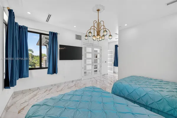 $3,700,000 | 941 Northeast 119th Street, Biscayne Park, FL 33161