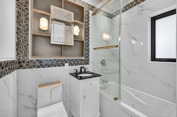 $3,700,000 | 941 Northeast 119th Street, Biscayne Park, FL 33161