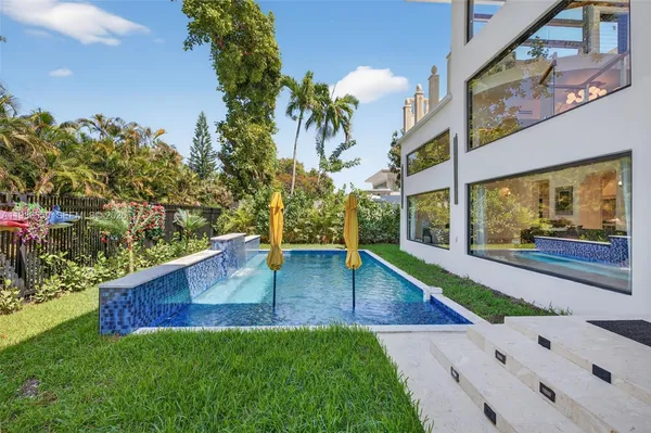 $3,700,000 | 941 Northeast 119th Street, Biscayne Park, FL 33161