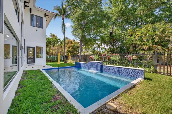 $3,700,000 | 941 Northeast 119th Street, Biscayne Park, FL 33161