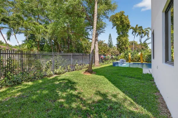 $3,700,000 | 941 Northeast 119th Street, Biscayne Park, FL 33161