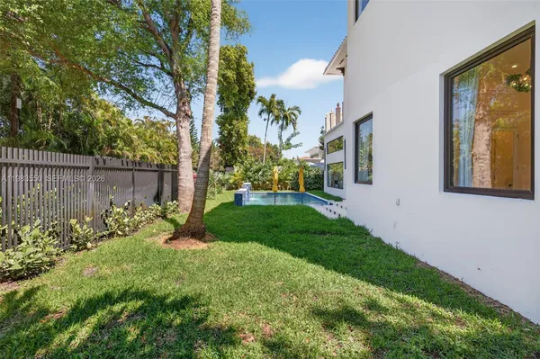 $3,700,000 | 941 Northeast 119th Street, Biscayne Park, FL 33161