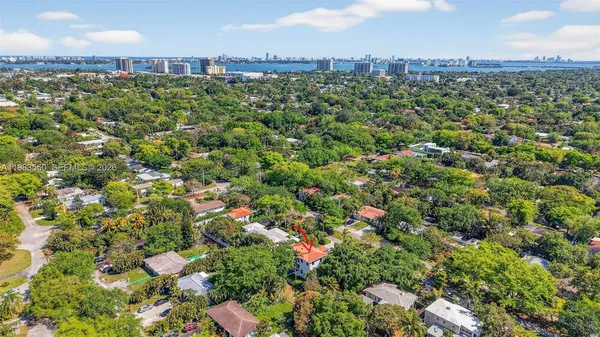 $3,700,000 | 941 Northeast 119th Street, Biscayne Park, FL 33161