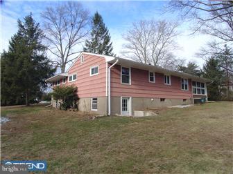 29 Dublin Road Pennington, NJ 08534 - Photo 2 of 12 Exterior Back