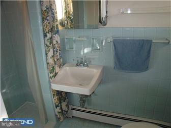 29 Dublin Road Pennington, NJ 08534 - Photo 9 of 12 Bathroom